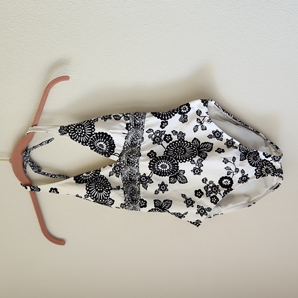 ESPRIT white & black floral swimsuit one piece halter Women M Pinup Girl Boho - Picture 1 of 9